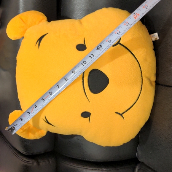 😍Winnie the Pooh 16" cushion - Picture 6 of 6